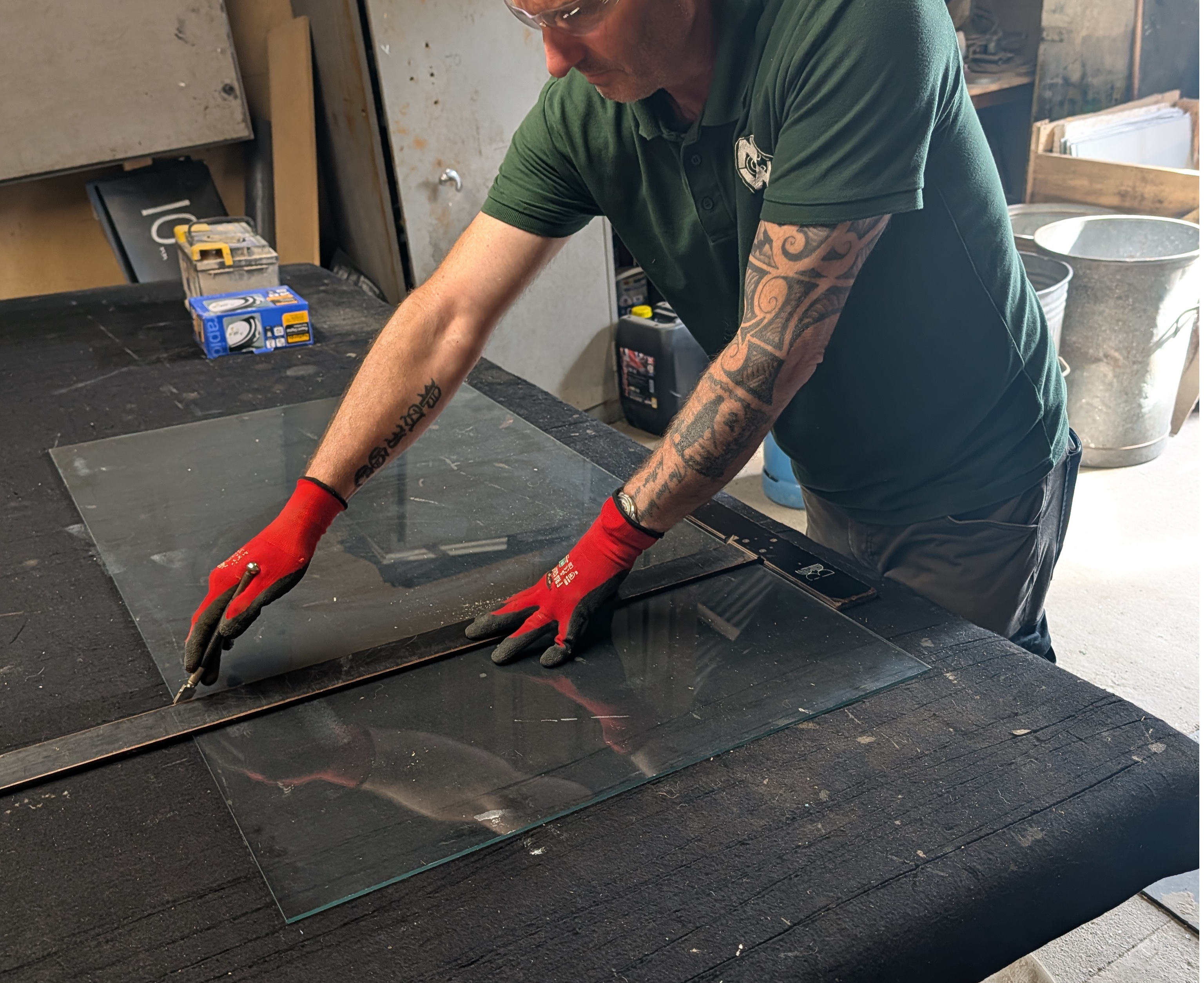 Glass cutting service